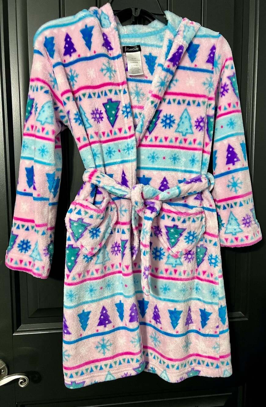 Cuddl Duds Fleece Robe Size L (10/12) Pink Christmas Holiday Trees Snowflakes
